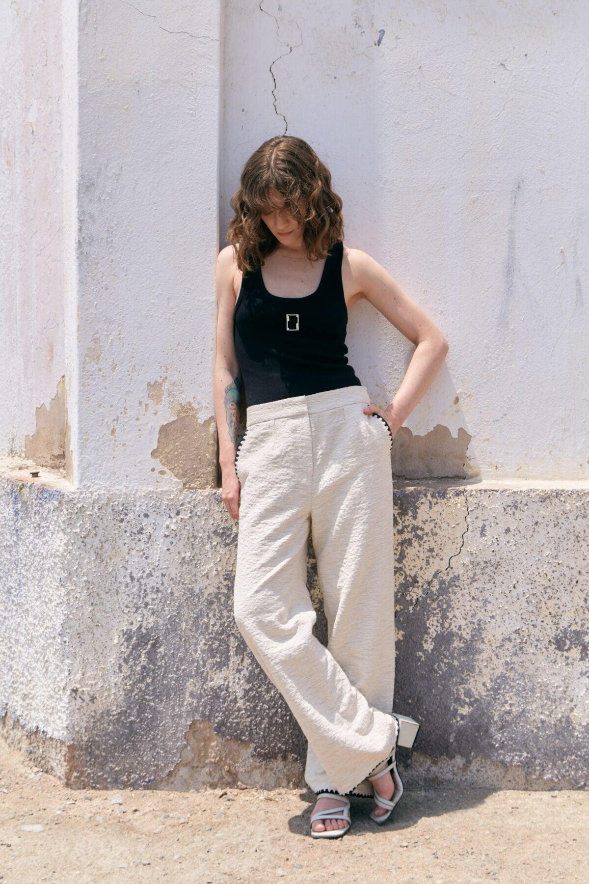 Muna - Black Tank Top